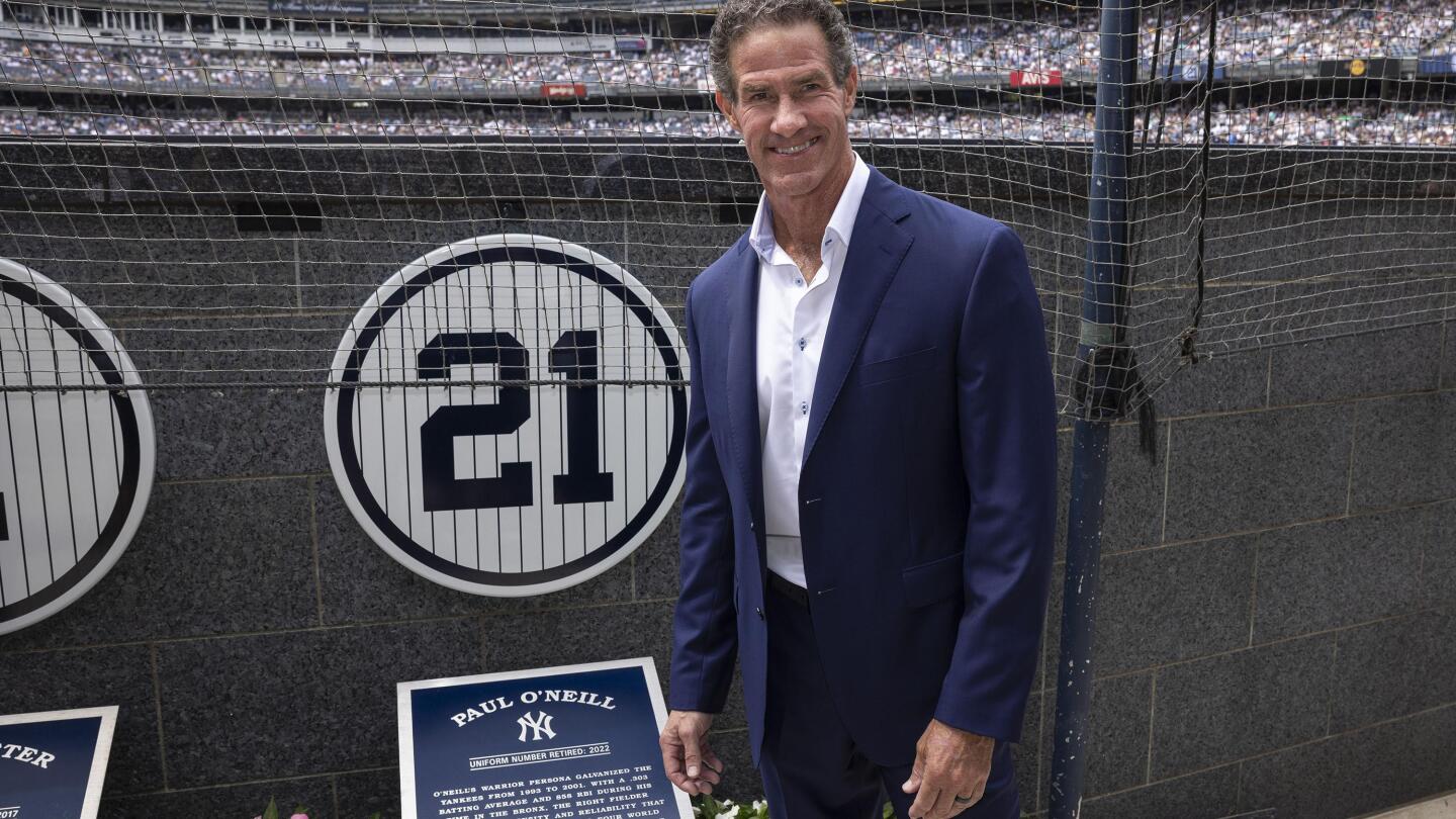 Yankees retire Paul O'Neill's No. 21 jersey, Cashman booed | AP News